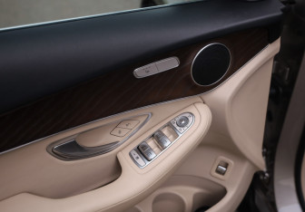 Подержанный автомобиль Mercedes-Benz GLC Coupe 2021 года (25 фото)