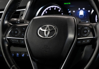 Подержанный автомобиль Toyota Camry Sedan 2020 года (14 фото)