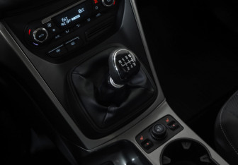 Подержанный автомобиль Ford Kuga 2014 года (15 фото)