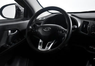 Подержанный автомобиль Kia Sportage 2011 года (15 фото)