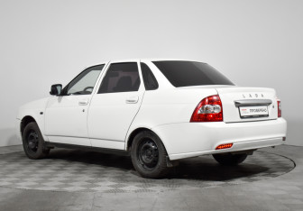 Подержанный автомобиль LADA (ВАЗ) Priora Sedan 2017 года (7 фото)