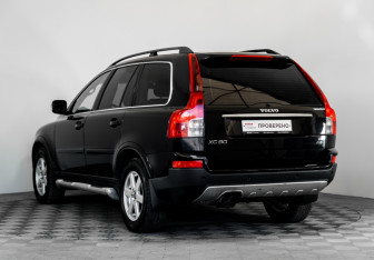 Подержанный автомобиль Volvo XC90 2008 года (7 фото)