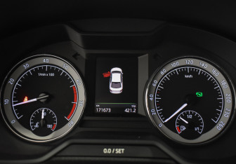 Подержанный автомобиль Skoda Octavia Liftback 2017 года (18 фото)