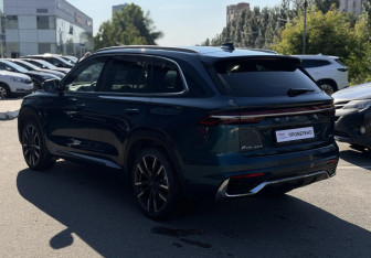 Подержанный автомобиль Geely Monjaro 2023 года (11 фото)