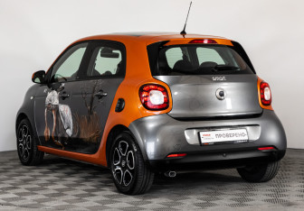 Подержанный автомобиль Smart Forfour 2016 года (7 фото)