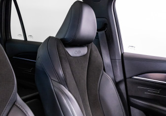 Подержанный автомобиль Geely Monjaro 2024 года (29 фото)