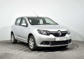 Подержанный автомобиль Renault Sandero 2015 года (3 фото)