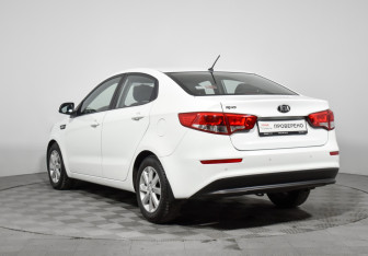 Подержанный автомобиль Kia Rio Sedan 2016 года (7 фото)