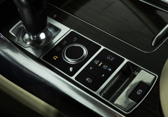 Подержанный автомобиль Land Rover Range Rover Sport 2014 года (19 фото)