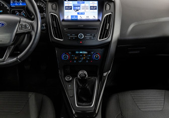 Подержанный автомобиль Ford Focus Sedan 2019 года (12 фото)