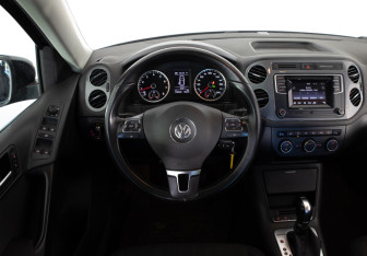 Подержанный автомобиль Volkswagen Tiguan 2015 года (10 фото)