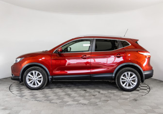 Подержанный автомобиль Nissan Qashqai 2016 года (8 фото)
