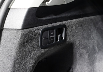 Подержанный автомобиль Audi Q7 2015 года (21 фото)