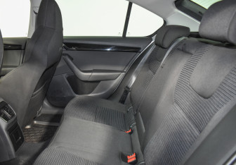 Подержанный автомобиль Skoda Octavia Liftback 2015 года (11 фото)