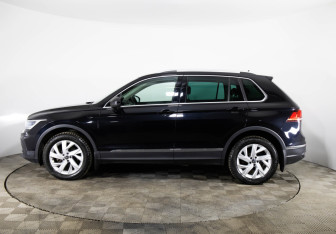 Подержанный автомобиль Volkswagen Tiguan 2021 года (8 фото)