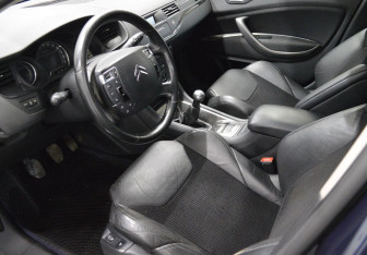 Подержанный автомобиль Citroen C5 Wagon 2009 года (10 фото)