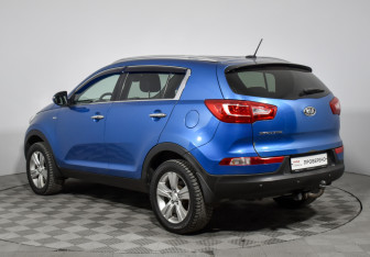 Подержанный автомобиль Kia Sportage 2010 года (7 фото)