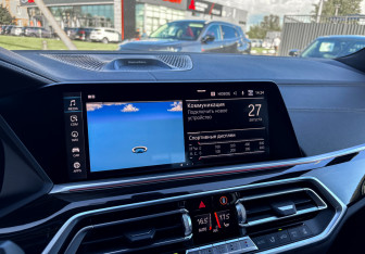 Подержанный автомобиль BMW X5 2021 года (14 фото)