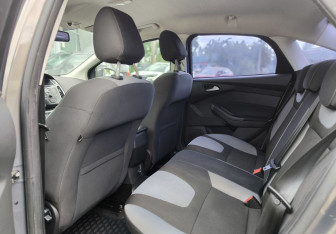 Подержанный автомобиль Ford Focus Sedan 2013 года (10 фото)