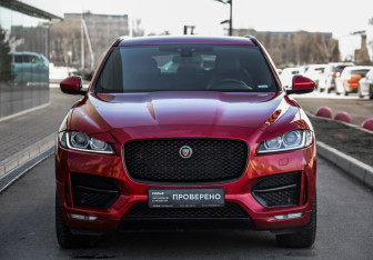Подержанный автомобиль Jaguar F-Pace 2016 года (3 фото)