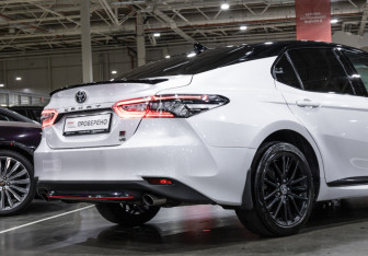 Подержанный автомобиль Toyota Camry Sedan 2021 года (8 фото)