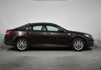 Подержанный автомобиль Kia Optima Sedan 2017 года (4 фото)