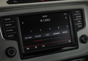 Подержанный автомобиль Volkswagen Passat Sedan 2015 года (14 фото)