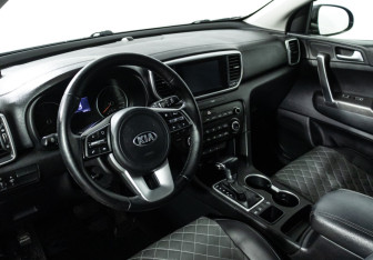 Подержанный автомобиль Kia Sportage 2020 года (11 фото)