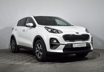Подержанный автомобиль Kia Sportage 2022 года (3 фото)