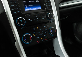 Подержанный автомобиль Ford Mondeo Sedan 2018 года (16 фото)