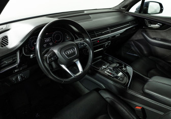 Подержанный автомобиль Audi Q7 2019 года (11 фото)
