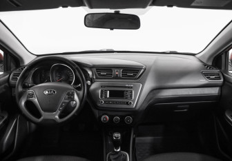 Подержанный автомобиль Kia Rio Sedan 2015 года (10 фото)