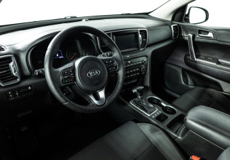 Подержанный автомобиль Kia Sportage 2018 года (11 фото)