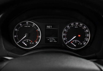 Подержанный автомобиль Skoda Octavia Liftback 2012 года (17 фото)