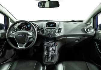 Подержанный автомобиль Ford Fiesta Hatchback 2016 года (13 фото)