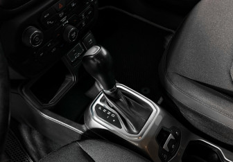 Подержанный автомобиль Jeep Renegade 2019 года (11 фото)