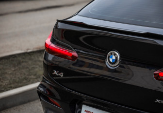 Подержанный автомобиль BMW X4 2020 года (7 фото)