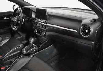 Подержанный автомобиль Kia Cerato Sedan 2021 года (12 фото)