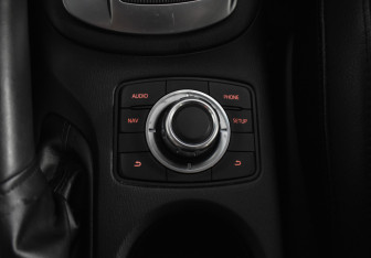 Подержанный автомобиль Mazda CX-5 2012 года (18 фото)