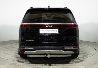 Подержанный автомобиль Kia Carnival 2022 года (6 фото)