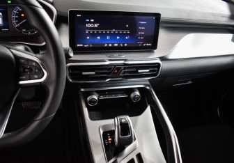 Подержанный автомобиль Geely Coolray 2020 года (18 фото)