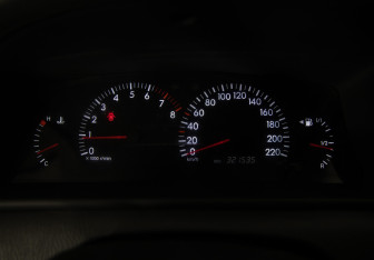 Подержанный автомобиль Toyota Corolla Sedan 2006 года (13 фото)