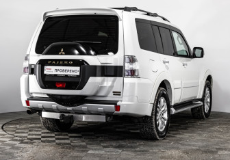 Подержанный автомобиль Mitsubishi Pajero 2019 года (5 фото)