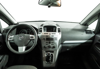 Подержанный автомобиль Opel Zafira Compactvan 2014 года (13 фото)