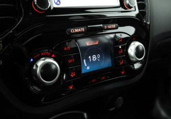 Подержанный автомобиль Nissan Juke 2013 года (17 фото)