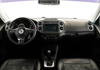 Подержанный автомобиль Volkswagen Tiguan 2012 года (10 фото)