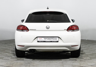Подержанный автомобиль Volkswagen Scirocco 2011 года (6 фото)