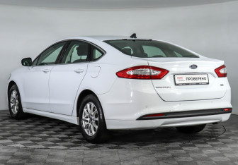 Подержанный автомобиль Ford Mondeo Sedan 2017 года (7 фото)