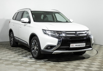 Подержанный автомобиль Mitsubishi Outlander 2018 года (3 фото)