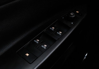 Подержанный автомобиль Opel Antara 2014 года (17 фото)